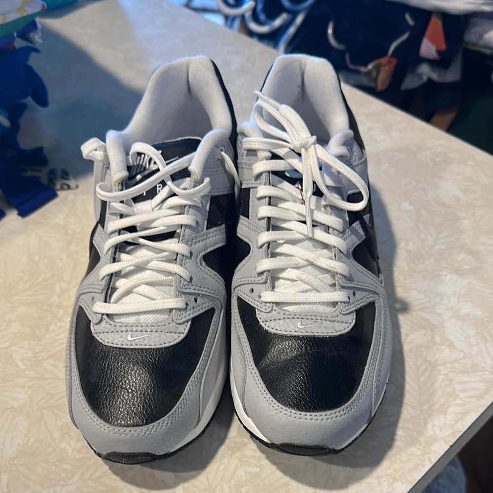 Nike women’s Black and Gray Sneakers